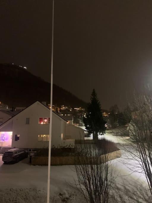 Fin Leilighet I Tromsdalen. Apartment Tromso Ngoại thất bức ảnh